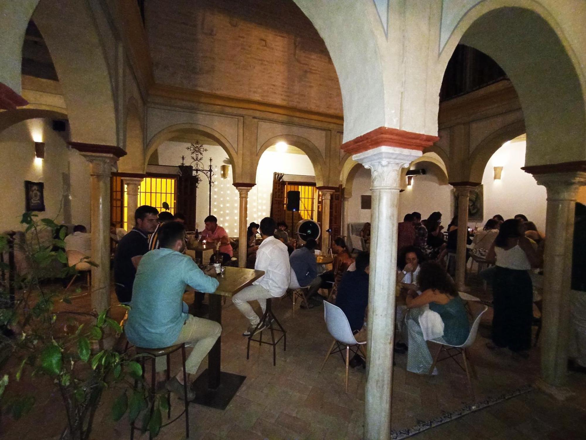 Hostal Cafe Frenteabastos Carmona  Exteriér fotografie